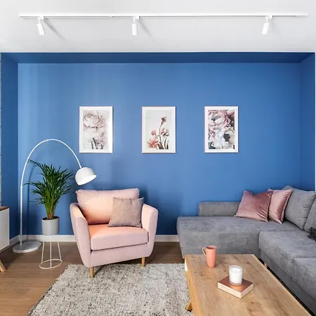 Blue Mandarin Garden Gates Apartment