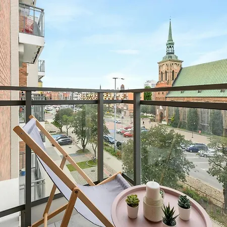 Blue Mandarin Garden Gates Apartment